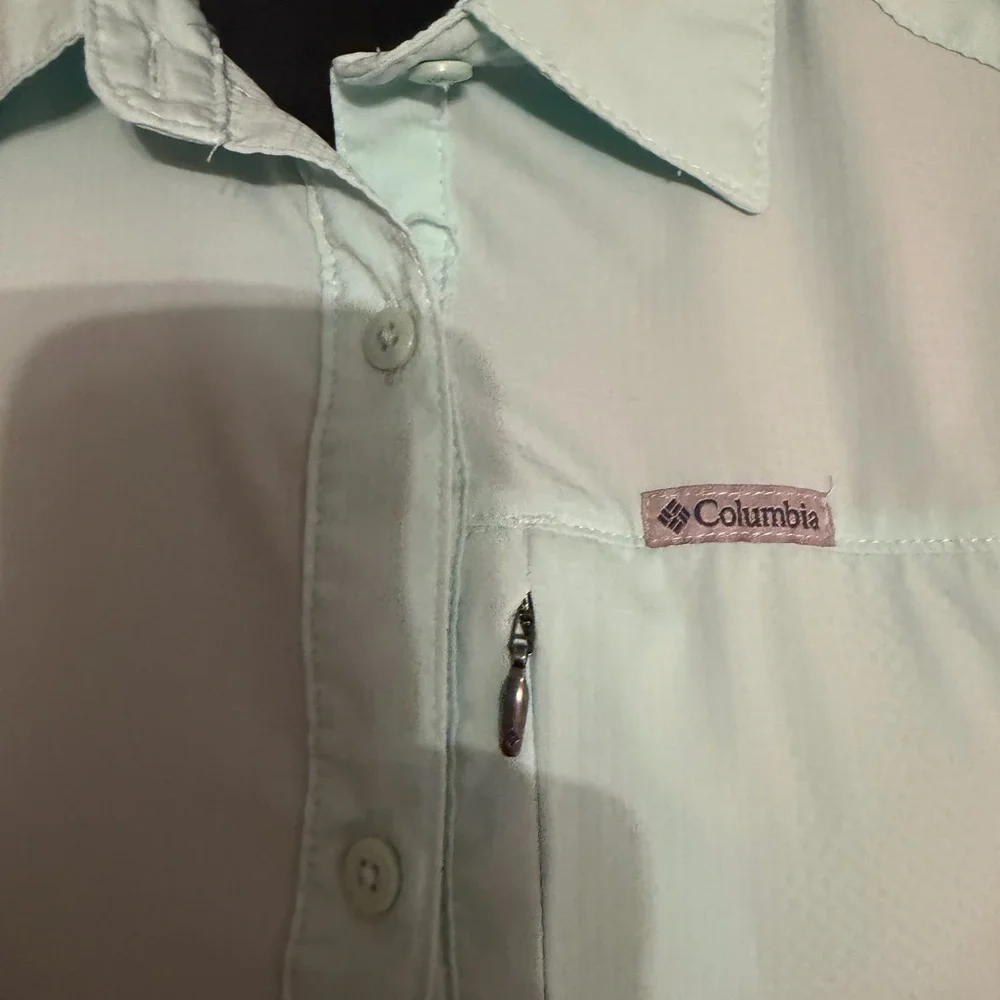 Columbia Women's Mint Sleeveless Button Down Shirt - Picture 3 of 4